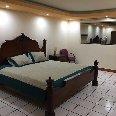 Casa Irma Hotel Guatemala City ภายนอก รูปภาพ