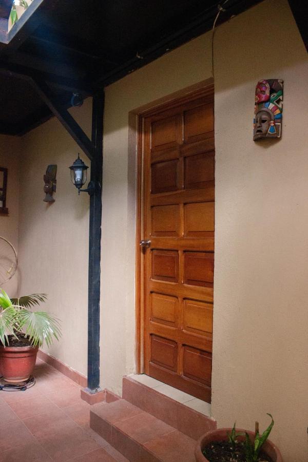 Casa Irma Hotel Guatemala City ภายนอก รูปภาพ